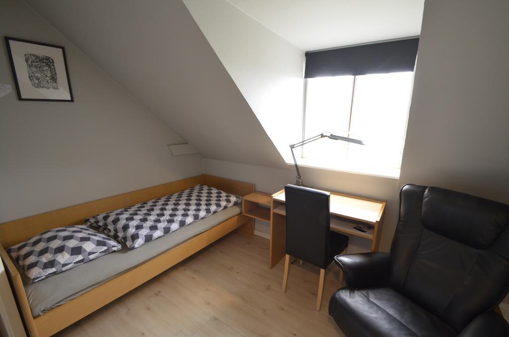 Ronne H Hotel Bagian luar foto